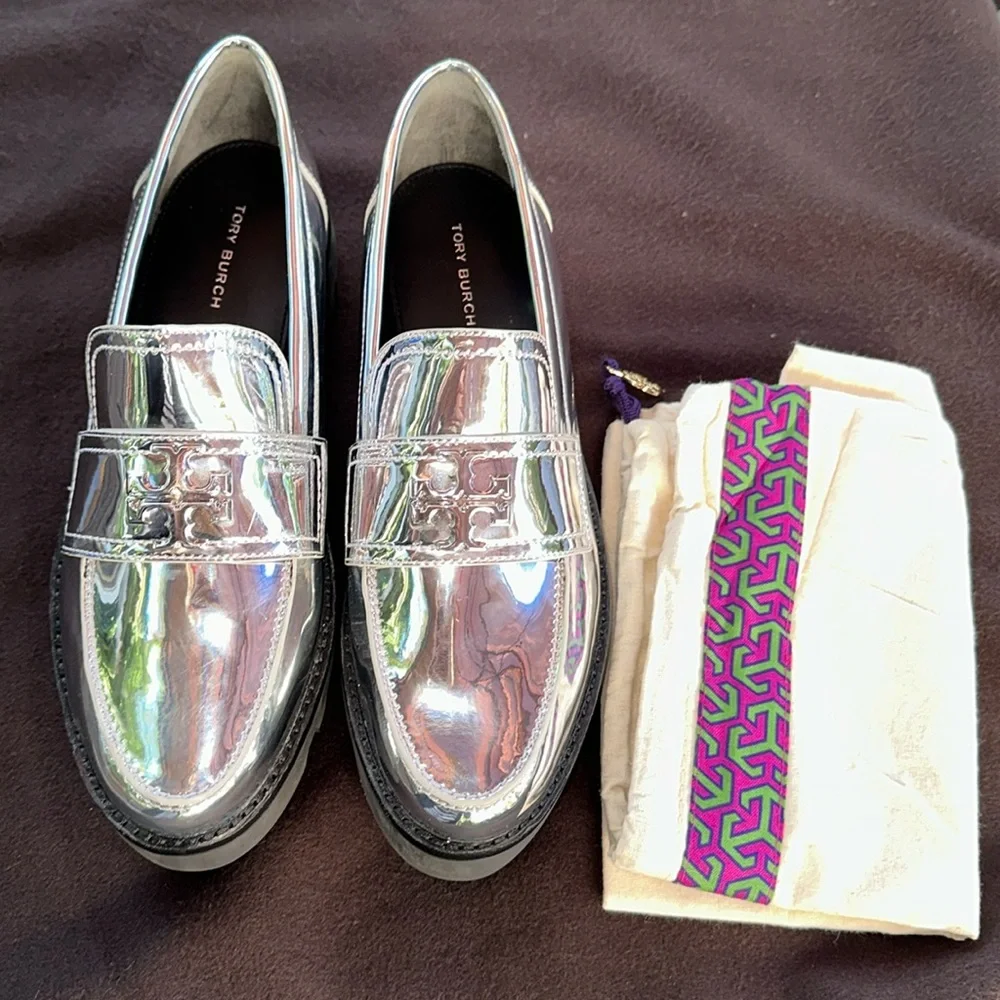New Tory Burch Leather Shoes. Silver. Size 7.